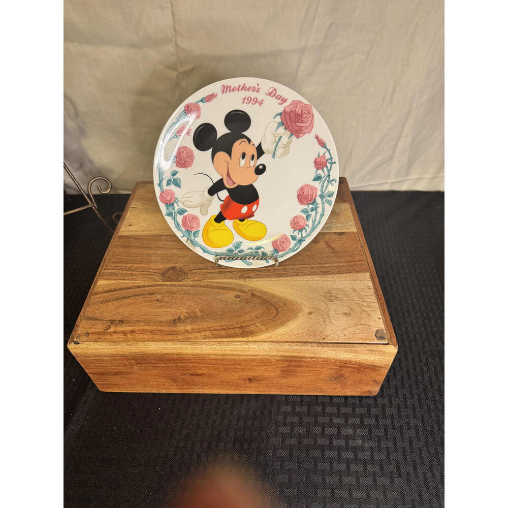 Disney Grolier‎ Collectibles Mickey Mouse 1994 "Mother's Day Rose" 8.25" Plate
